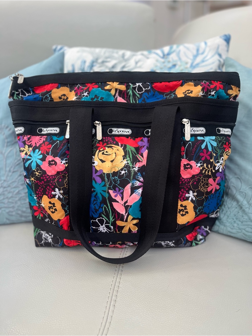 Brand New! Vintage LeSportsac
Expandable Tote Travel Bag